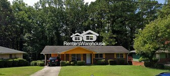 3566 Highwood Dr SW in Atlanta, GA - Building Photo