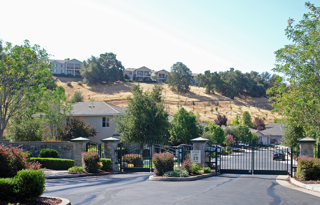 2801 Hillcrest Rd in Rocklin, CA - Building Photo