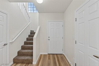 7281 Larix Rd in Las Vegas, NV - Building Photo - Building Photo