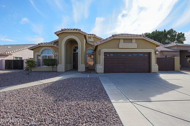 5239 W Tonopah Dr in Glendale, AZ - Foto de edificio - Building Photo