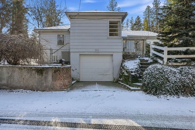 property at 1503 S SE Blvd