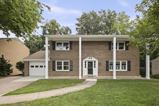 property at 2542 N Wakefield St