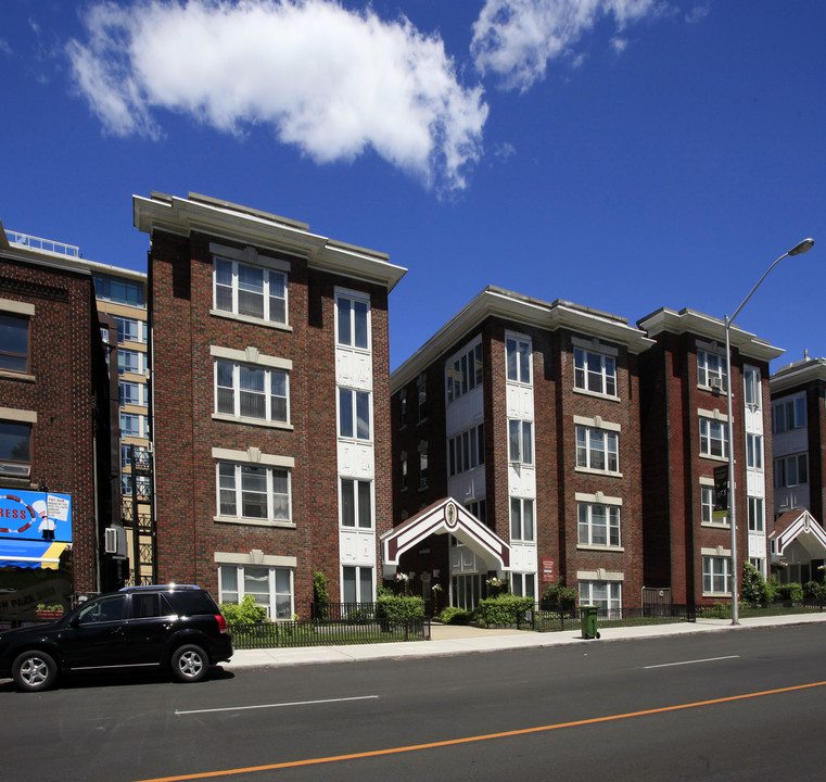 Grenadier Mansions in Toronto, ON - Building Photo