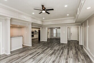 608 Wisterglen Dr in Desoto, TX - Foto de edificio - Building Photo