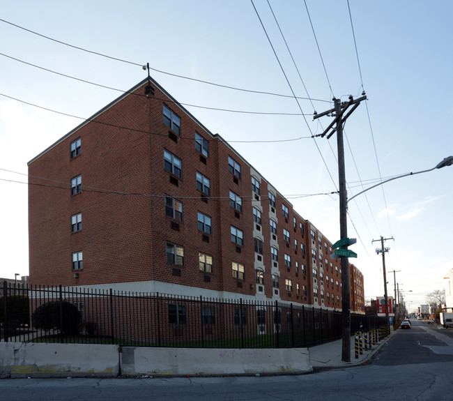 Somerset Villas in Philadelphia, PA - Building Photo - Building Photo