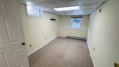 33 Winterlane Cir, Unit 33 Winterlane Cir in Essex Junction, VT - Building Photo - Building Photo