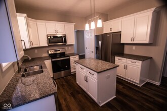 10813 Putnam Pl in Carmel, IN - Building Photo - Building Photo