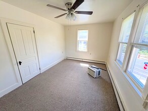 349 Mauch Chunk St, Unit 2nd Floor in Nazareth, PA - Building Photo - Building Photo