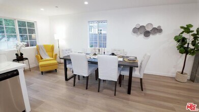 4522 Mammoth Ave in Los Angeles, CA - Building Photo - Building Photo