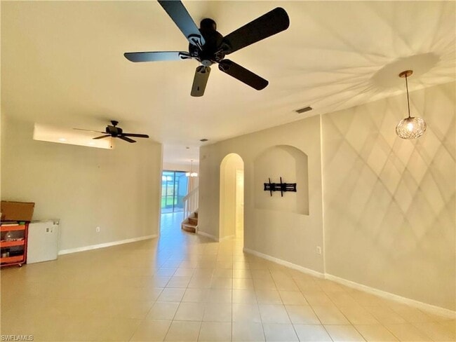 7472 Bristol Cir in Naples, FL - Building Photo - Building Photo