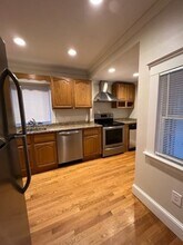 162 East Side Pkwy in Newton, MA - Building Photo - Building Photo