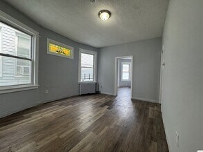 173 Wegman Pky, Unit 2 in Jersey City, NJ - Foto de edificio - Building Photo
