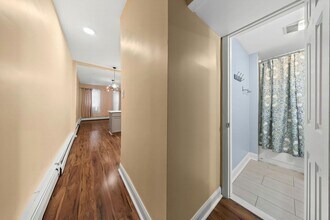 247 Montgomery St in Jersey City, NJ - Building Photo - Building Photo