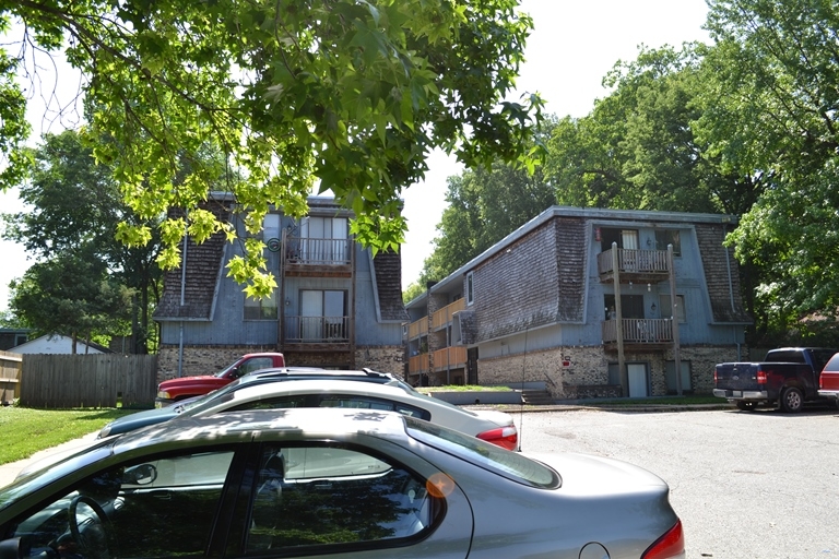 Bryant Place Apartments in Independence, MO - Foto de edificio