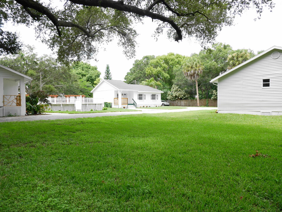 3476 Winton Ave in Sarasota, FL - Building Photo