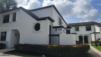 11202 Taft St in Pembroke Pines, FL - Building Photo