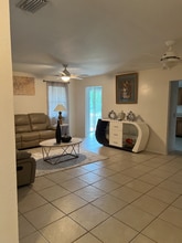 5006 Ruth Morris Rd in Wimauma, FL - Foto de edificio - Building Photo