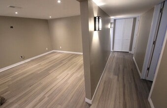 17 Allanburg Rd S in St Catharines, ON - Building Photo - Building Photo