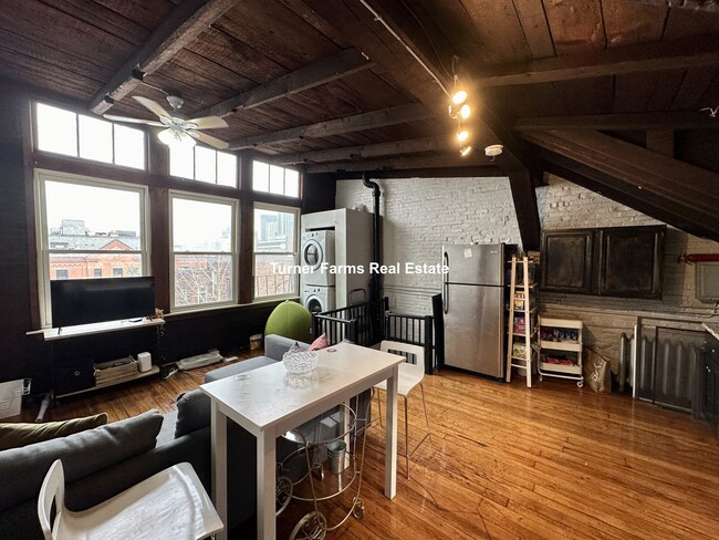 2 Champney Pl, Unit 3 in Boston, MA - Building Photo - Building Photo