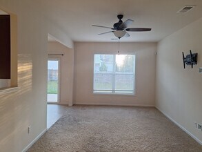 1111 Lake Village Dr in Columbia, SC - Building Photo - Building Photo