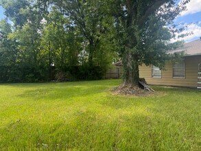 4602 Dalmatian Dr in Houston, TX - Building Photo - Building Photo