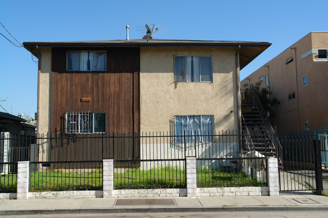 5538 Klump Ave in North Hollywood, CA - Foto de edificio - Building Photo