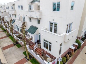 7701 Atlantic Ave in Margate City, NJ - Foto de edificio - Building Photo