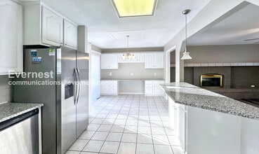 7936 N Forest Ave in Kansas City, MO - Building Photo - Building Photo