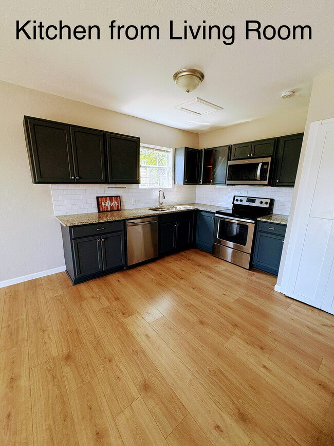Room in House on Rounds St in San Antonio, TX - Building Photo - Building Photo