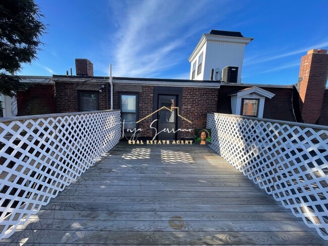 39 Beacon St, Unit 3 in Chelsea, MA - Foto de edificio - Building Photo