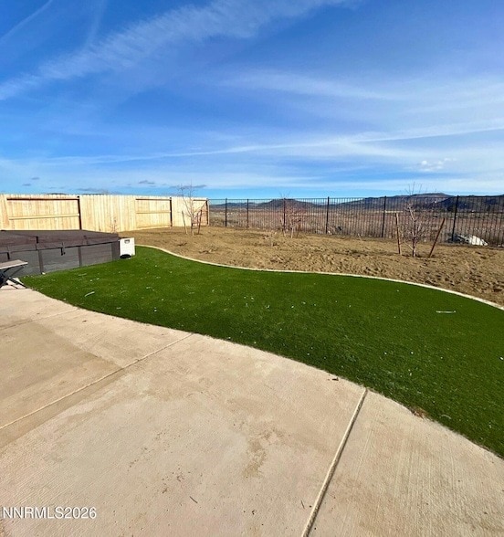 8932 Coyote Blf Dr in Reno, NV - Building Photo - Building Photo