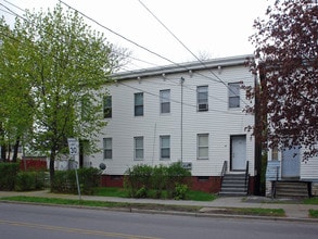 4 unit Multi-family in Albany, NY - Foto de edificio - Building Photo