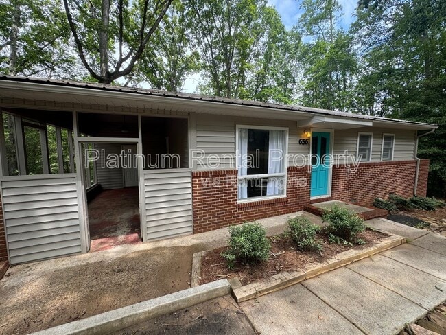 656 N Chestatee St in Dahlonega, GA - Building Photo - Building Photo
