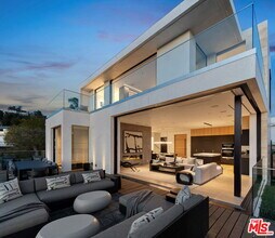 1505 Viewsite Terrace in Los Angeles, CA - Building Photo - Building Photo