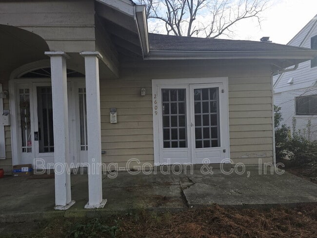 property at 2609 Sunset Pl