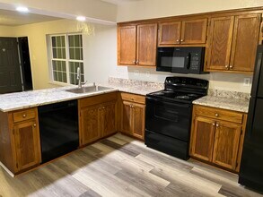 MB East Meadow Apartments in Fairfield, TX - Foto de edificio - Building Photo