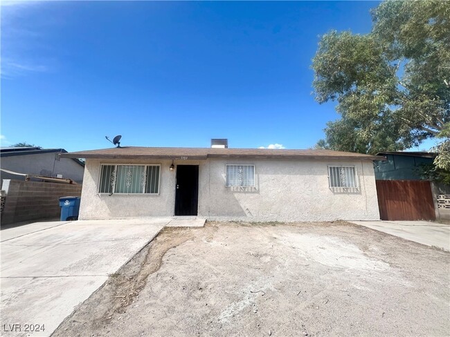 3709 Belmont St in North Las Vegas, NV - Building Photo - Building Photo