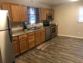 1011 Pine Rd in Charleston, WV - Building Photo - Building Photo