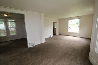 900 S 6th St in Burlington, IA - Building Photo - Building Photo