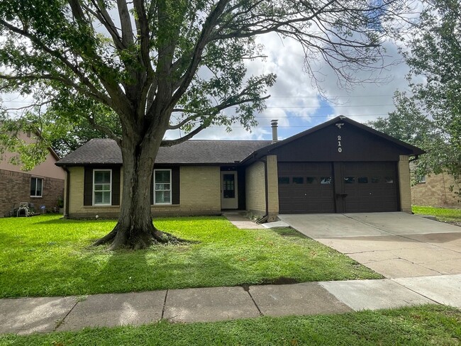 210 Tara Plantation Dr in Richmond, TX - Building Photo - Building Photo