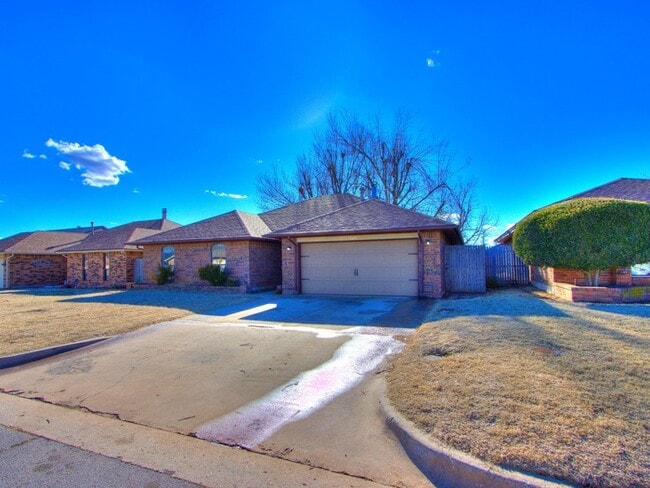 509 Bluegrass Ln in Yukon, OK - Building Photo - Building Photo