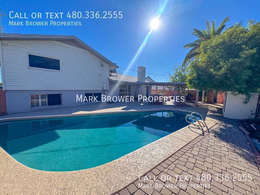 910 E La Jolla Dr in Tempe, AZ - Foto de edificio