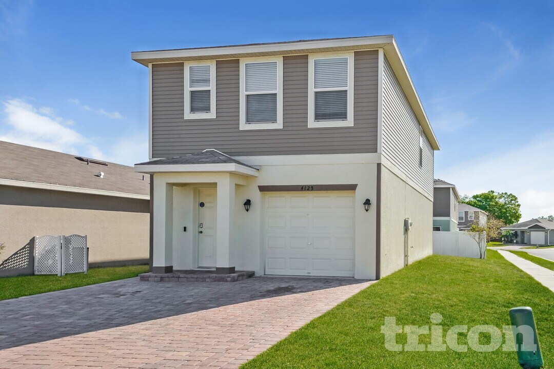 4125 11th St E in Bradenton, FL - Building Photo