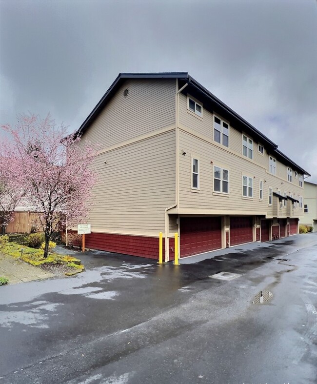 834 N 145th Ln in Shoreline, WA - Building Photo - Building Photo