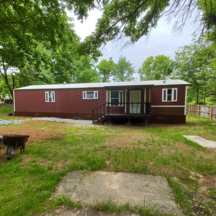 6726 Old Hwy 70 in Durant, OK - Building Photo