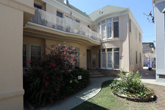 643 S Ridgeley Dr in Los Angeles, CA - Building Photo - Building Photo