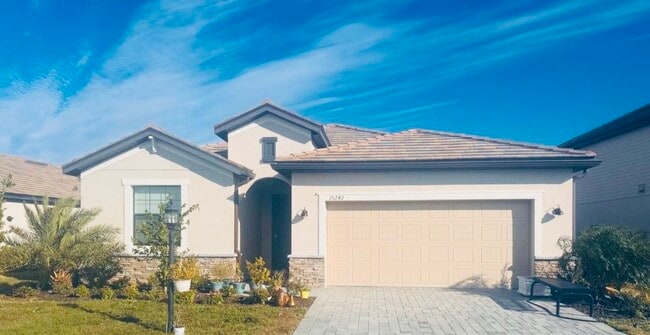 15242 Serene Shores Loop in Bradenton, FL - Building Photo - Building Photo