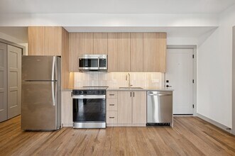 1337 W Estes Ave in Chicago, IL - Building Photo - Building Photo