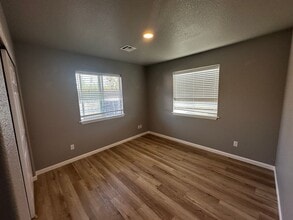 117-119 Garden Ln. in Roseburg, OR - Building Photo - Building Photo