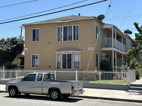 2724 E 58th St in Huntington Park, CA - Foto de edificio - Building Photo